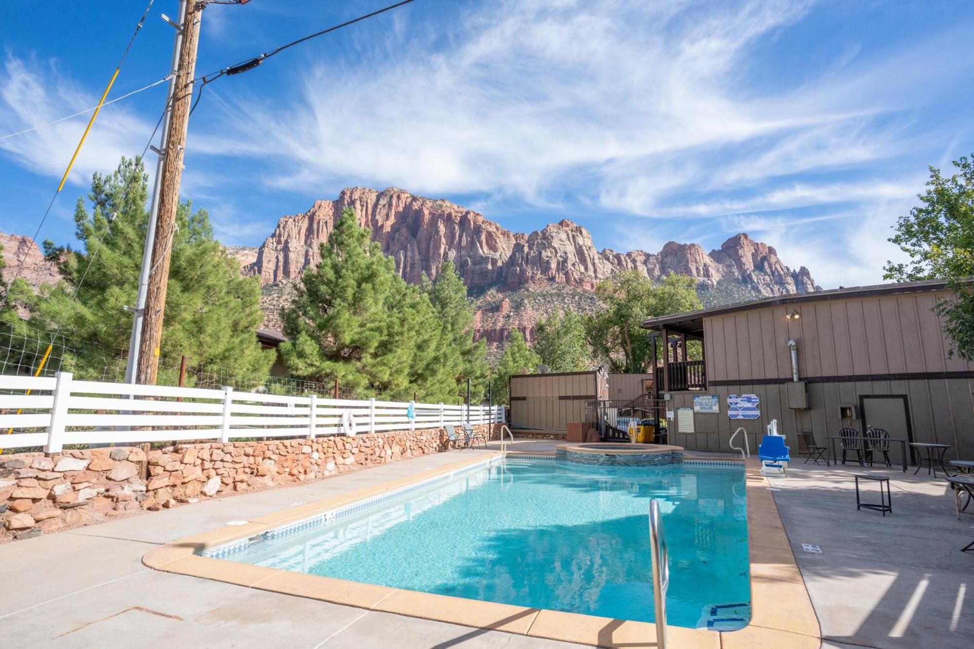 Pioneer Lodge Zion National Park-Springdale Exterior photo